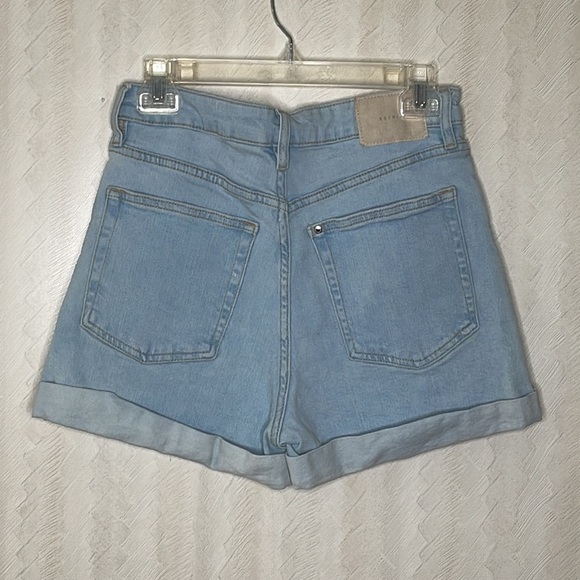 ❤️ & DENIM Jean Shorts Size 4 - Picture 3 of 4